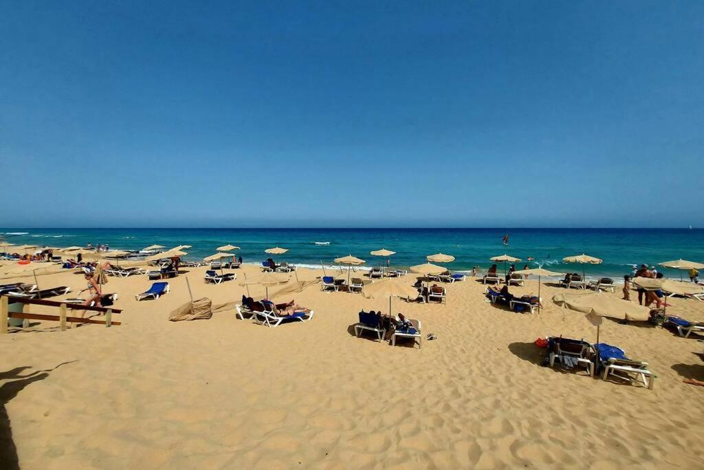 Amplio Apartamento En La Playa Del Esquinzo Jandia  Экстерьер фото